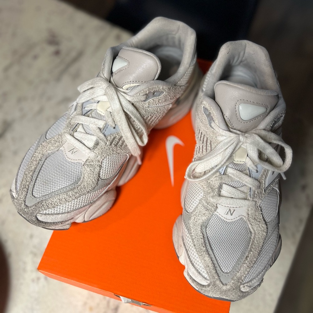 New Balance Women's Sneakers - White and Gray - Picture 5 of 6